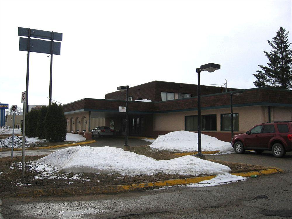 Colonial Inn Brandon Bagian luar foto